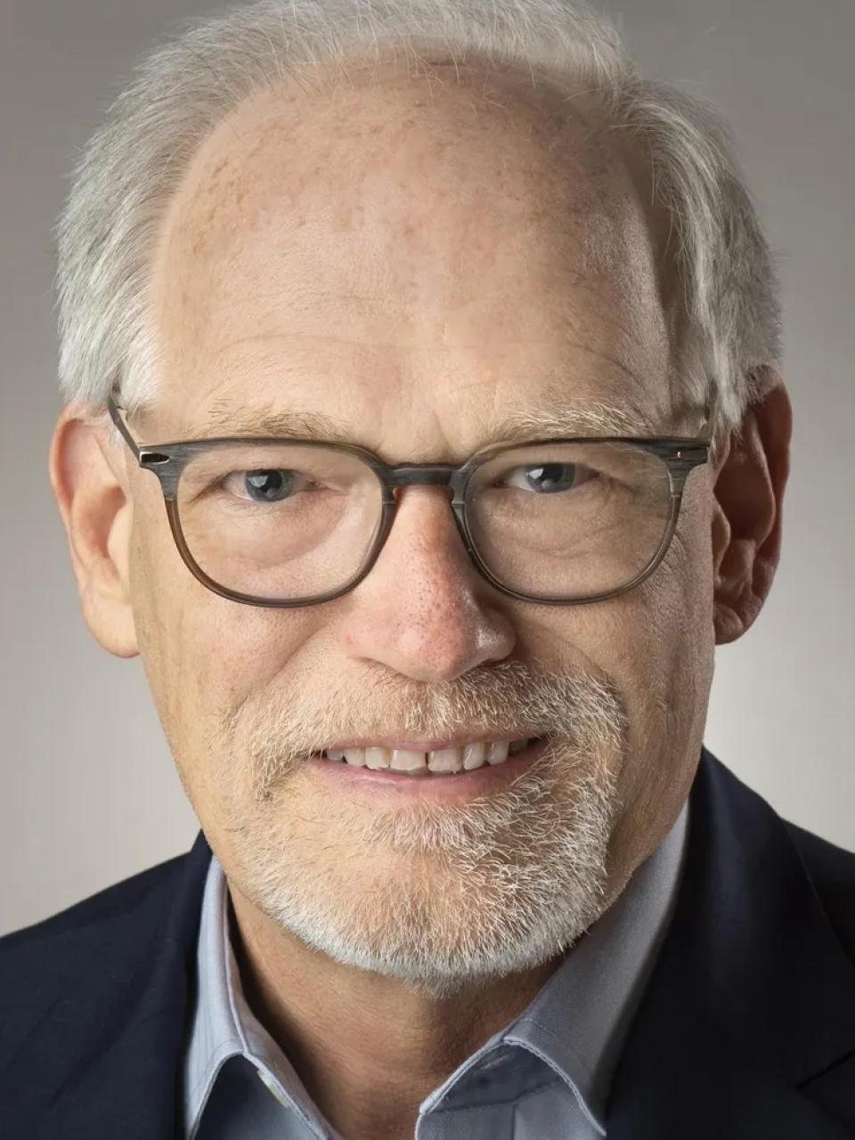 Headhot of past IEEE President Tom Coughlin